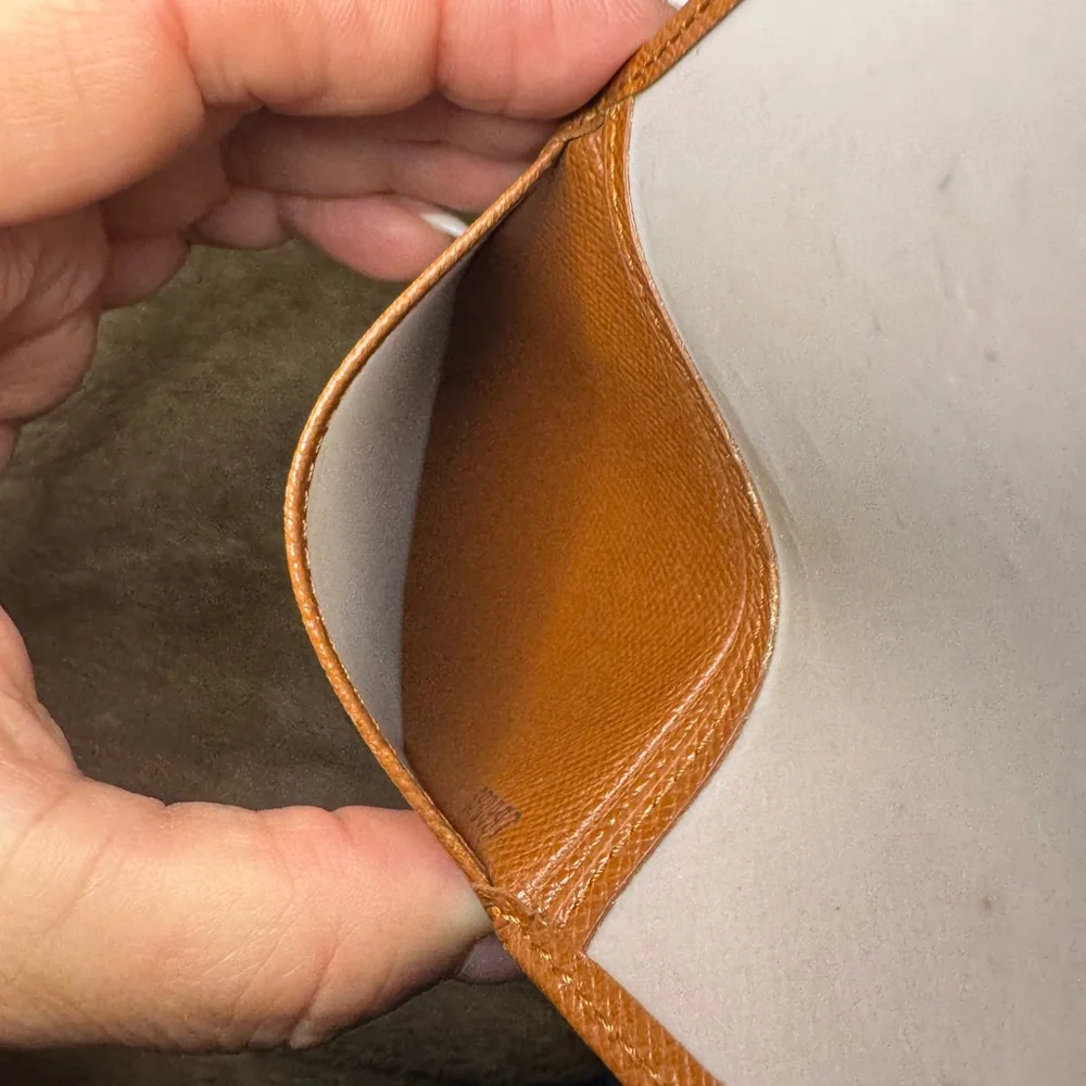 Louis Vuitton Card Holder - Picture 9 of 11